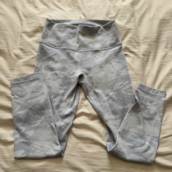 Lululemon wunder under - Picture 2 of 4